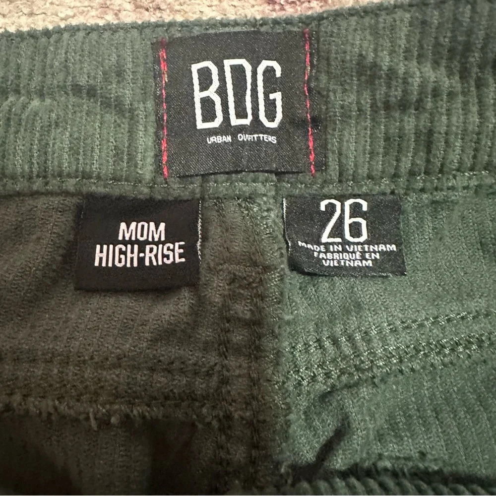 Urban outfitters BDG• Green Corduroy Mom High Rise  Pants Size 26 - Picture 8 of 14